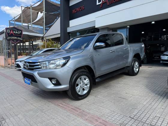 TOYOTA HILUX 2.8 SRV 4X4 CD 16V DIESEL 4P AUTOMÁTICO TOYOTA HILUX 2.8 SRV 4X4 CD 16V DIESEL 4P AUTOMÁTICO